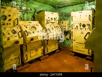 Novorossijsk, Russland - 01. August 2019: Der Radarraum "Anker 2M", der Cruiser 'Mikhail Kutuzov' Stockfoto