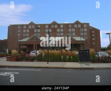 Newport, Rhode Island-September 2017: Fassade des Marriott Hotels gegenüber dem Visitors Center in Newport. Stockfoto