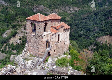 Bulgarien, alte Kirche der heiligen Mutter Gottes in der mittelalterlichen Festung von Asen Stockfoto