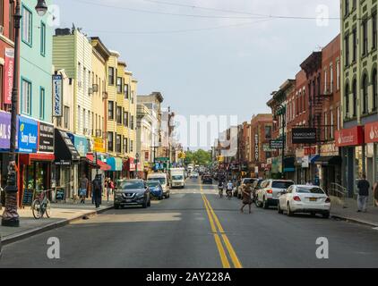 New York, USA - 20. August 2018: Manhattan Street in Greenpoint Brooklyn, New York, New York w York, USA Stockfoto