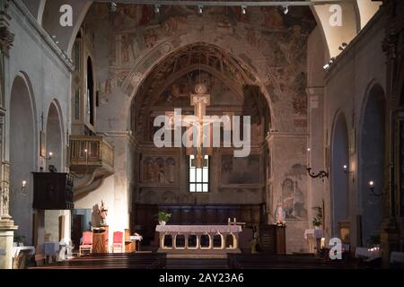 Die romantische Gotik Chiesa di Sant'Agostino (Kirche des Heiligen Augustinus) im historischen Zentrum von Gubbio, Umbrien, Italien. August 2019 © Wojciech Strozyk Stockfoto