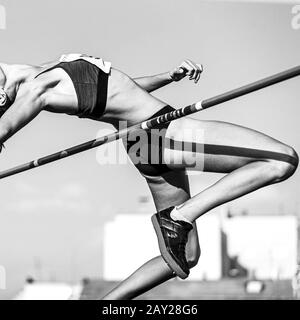 Hochsprung in der Leichtathletik Frauen Athletin Schwarz-Weiß-Bild Stockfoto