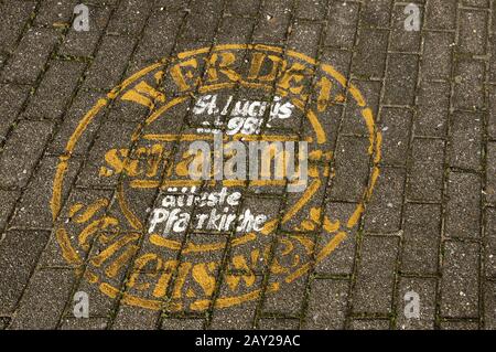 Schild an der St.-Lucius-Kirche in Essen-Werden, Ger Stockfoto