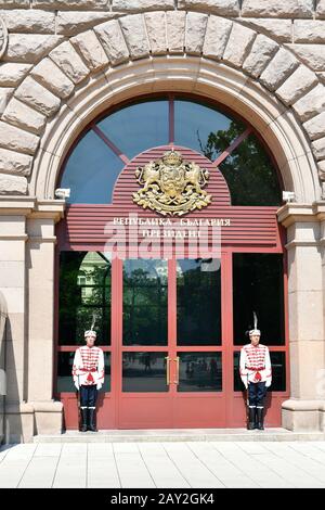 Sofia, Bulgarien - 16. Juni 2018: Ehrenwache im Bürogebäude der Präsidenten Stockfoto