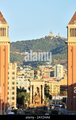 Blick auf die Plaza Espanya von Montjuic in Barcelona, Spanien Stockfoto