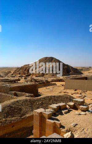 Ägypten. Pyramide von Unas. Glatte Pyramide, die im 24. Jahrhundert v. Chr. für die Pharaonen Unas erbaut wurde. Fünfte Dynastie. Altes Königreich. Sakkara-Nekropole. Grabenkomplex von Sakkara. Stockfoto