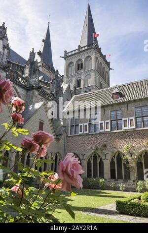 Kreuzgang im Dom St. Viktor in Xanten, Deutschland Stockfoto