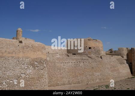 Befestigte Mauern des Forts von Bahrain, Königreich Bahrain Stockfoto