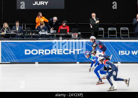 Dordrecht, Niederlande. Februar 2020. Dordrecht, 14-02-2020, Sportboulevard Dordrecht, Kurzbahn, Jury während der Kurzbahn des ISU-Weltcups. Credit: Pro Shots/Alamy Live News Stockfoto