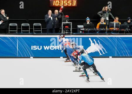 Dordrecht, Niederlande. Februar 2020. Dordrecht, 14-02-2020, Sportboulevard Dordrecht, Kurzbahn, Starter während der ISU-WM-Kurzbahn. Credit: Pro Shots/Alamy Live News Stockfoto