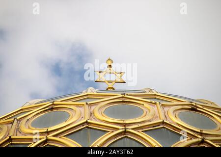 Berlin, Deutschland. September 2018. Blick auf die Kuppel der neuen Synagoge an der Oranienburger Straße in Berlin. Kredit: Stephan Schulz / dpa-Zentralbild / ZB / dpa / Alamy Live News Stockfoto