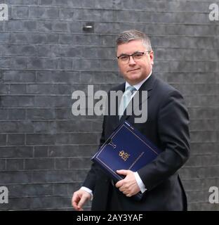 London, Großbritannien. Februar 2020. Justizminister Robert Buckland kam nach einer Umschüffung zur außerordentlichen Kabinettssitzung. Credit: Uwe Deffner/Alamy Live News Stockfoto