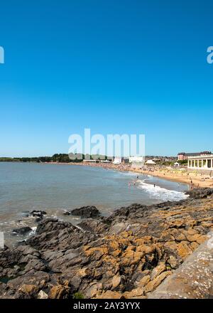 Sommerstrand auf Barry Island, Wales, Großbritannien Stockfoto