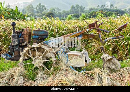 alte verlassene Traktor Stockfoto
