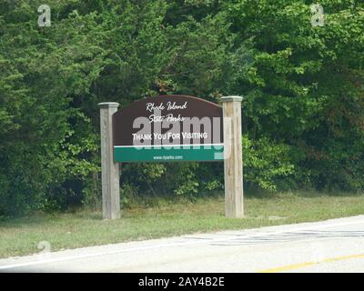 Jamestown, Rhode Island-September 2017: Straßenschild an den Rhode Island State Parks. Stockfoto