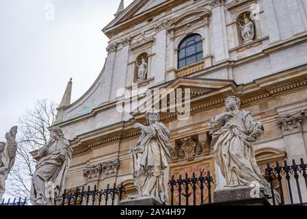 Außerhalb der Kirche der Heiligen Peter und Paul, in Krakow, Polen Stockfoto