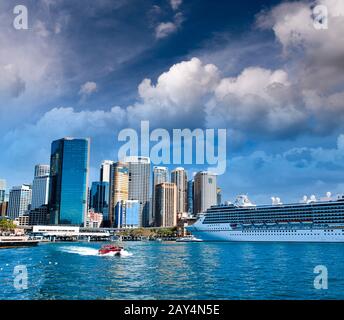 Kreuzfahrtschiff im Hafen von Sydney, Australien angedockt. Stockfoto