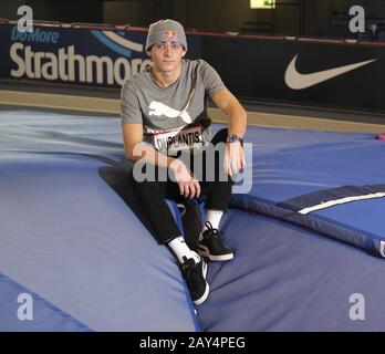 Glasgow, Großbritannien. Februar 2020. Mondo Duplantis (SWE) heute bei einem Fotokall vor dem Ereignis. Mondo Duplantis - SWE (Pole Vault) • Immer Noch nur 20 Jahre alt, Duplantis ist amtierender Europameister und Silbermedaillengewinner der Welt • Duplantis hält die Juniorinnen der Welt (unter 20) Rekord mit einer Marke von 6,05 • Das Kunststück sah, dass er den EM-Rekord brach und nur der sechste Mann in der Geschichte wurde, um diese Marke (Foto von Alex Todd / Sports Press Photo) zu löschen Credit: SPP Sport Press Photo. /Alamy Live News Stockfoto