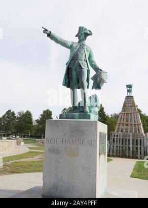 Newport, Rhode Island-September 2017: Mittlere Nahaufnahme der Rochambeau-Statue und des Memorial am Newport Harbour, Stockfoto