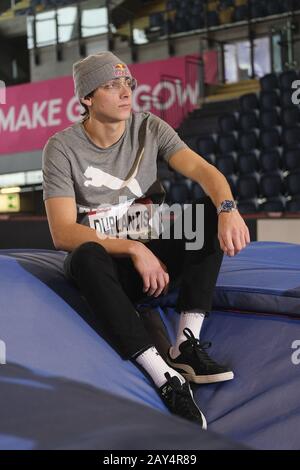 Glasgow, Großbritannien. Februar 2020. Mondo Duplantis (SWE) heute bei einem Fotokall vor dem Ereignis. Mondo Duplantis - SWE (Pole Vault) • Immer Noch nur 20 Jahre alt, Duplantis ist amtierender Europameister und Silbermedaillengewinner der Welt • Duplantis hält die Juniorinnen der Welt (unter 20) Rekord mit einer Marke von 6,05 • Das Kunststück sah, dass er den EM-Rekord brach und nur der sechste Mann in der Geschichte wurde, um diese Marke (Foto von Alex Todd / Sports Press Photo) zu löschen Credit: SPP Sport Press Photo. /Alamy Live News Stockfoto