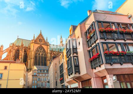 Blick auf das Stadtbild auf die heilige Stephans-Cathedla in der Stadt in Metz-Stadt bei Sonnenaufgang. Reiseziele und Reiseziel in Frankreich Stockfoto