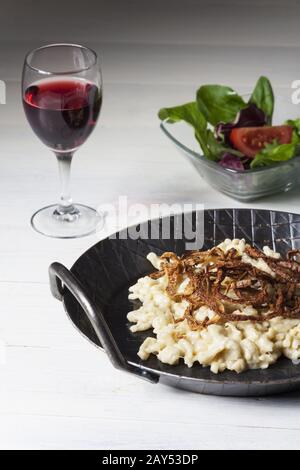 Bayerische Käsespaetzle Stockfoto