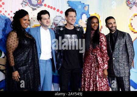 Natasha Rothwell, Ben Schwartz, Jim Carrey, Tika Sumpter und Lee Majdoub bei der Sondervorführung des Films "Sonic the Hedgehog" im Regency Village Theatre. Westwood, 12.02.2020 Nutzung weltweit Stockfoto