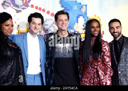 Natasha Rothwell, Ben Schwartz, Jim Carrey, Tika Sumpter und Lee Majdoub bei der Sondervorführung des Films "Sonic the Hedgehog" im Regency Village Theatre. Westwood, 12.02.2020 Nutzung weltweit Stockfoto