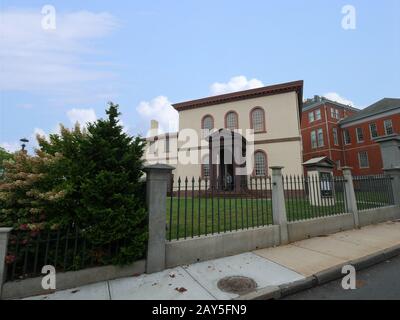 Newport, Rhode Island-September 2017: Seitenansicht des Touro Synague, der ältesten Synagoge der Vereinigten Staaten, die 1946 erbaut wurde. Stockfoto