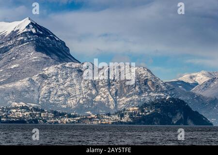 Blick auf die Winterlandschaft von Riva Bianca, Lierna, Como Lake, Lombardei, Italien, Europa Stockfoto