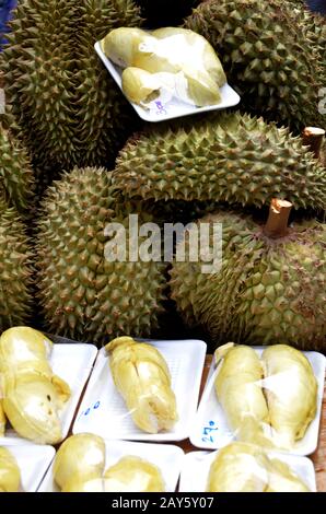 Durian auf den Markt Stockfoto