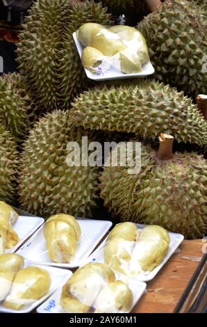 Durian auf den Markt Stockfoto