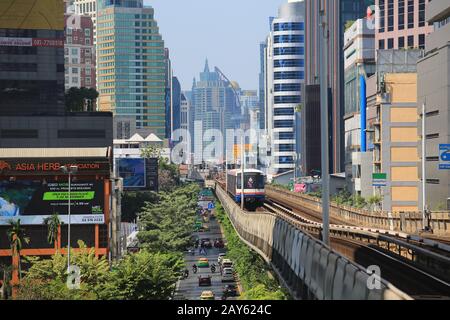 Bangkok/Thailand, 29. Dezember 2019 - BTS Skytrain Station in bangkok. Der Skytrain der BTS ist das wichtigste Verkehrsnetz in bangkok Stockfoto