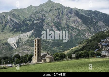 Romanische Kirchen im Dorf Taull in den spanischen Pyrenäen, Zwölftes Jahrhundert Stockfoto