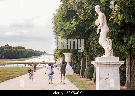 juli 2019, Frankreich, der königliche Schlosskomplex von Versailles - eine der wichtigsten Touristenattraktionen in Europa Stockfoto