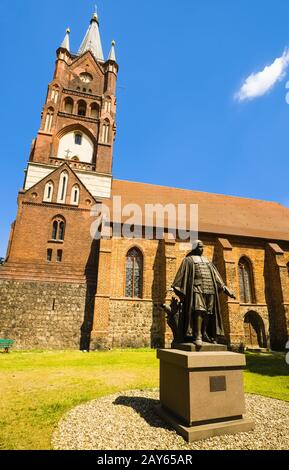 Denkmal von Paul Gerhardt vor St. Moritz Kirche, Mittenwalde, Brandenburg, Deutschland Stockfoto