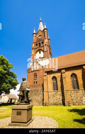 Denkmal von Paul Gerhardt vor St. Moritz Kirche, Mittenwalde, Brandenburg, Deutschland Stockfoto