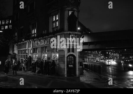 Das Blackfriar Pub befindet sich in der Queen Victoria Street in Blackfriars London, nur einen kurzen Spaziergang von der Blackfriars Bridge, der Upper Thames Street, London, Großbritannien entfernt Stockfoto