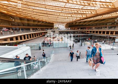 28. Juli 2019, Paris, Frankreich: Forum des Halles Einkaufskomplexes in Paris mit Menschen Stockfoto