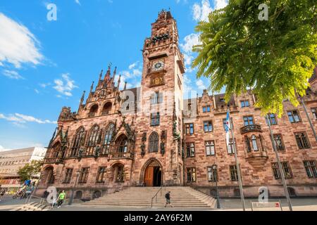 August 2019, Saarbrucken, Deutschland: Rathausgebäude in der Stadt. Touristisches Wahrzeichen Stockfoto