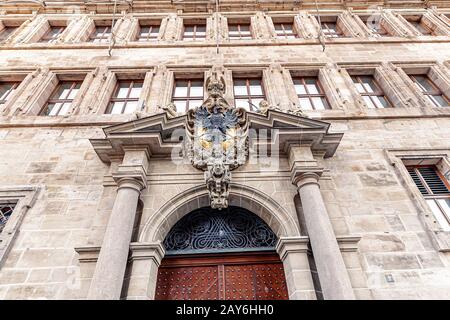 August 2019, Nürnberg, Deutschland: Eingang zum Rathaus-Gebäude Stockfoto