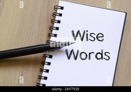 Weise Worte Konzept auf Notebook Stockfoto