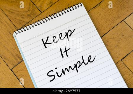 Keep it simple Konzept auf Notebook Stockfoto