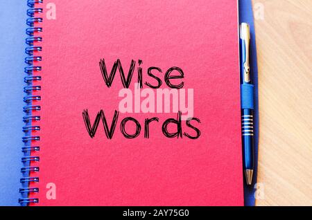Weise Worte Konzept auf Notebook Stockfoto