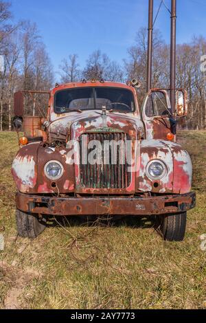 Verschlissene Mack Trucks. Stockfoto