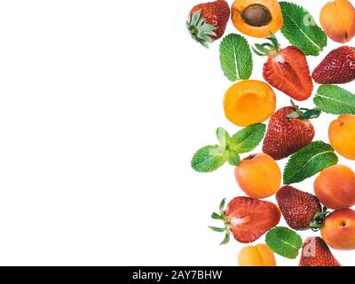 Aprikosen, Erdbeeren und Minze - essen Hintergrund Stockfoto