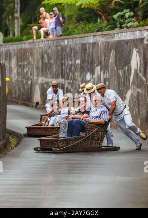 FUNCHAL, MADEIRA - 19. SEPTEMBER: Traditionelle Schlittenfahrt am 19. September 2016 auf Madeira, Portugal Stockfoto