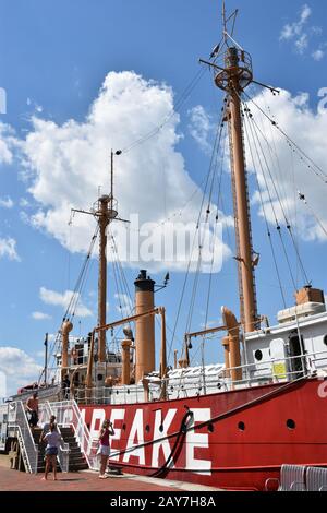 US-Feuerschiff Chesapeake (LV-116) dockte am Inner Harbor in Baltimore, Maryland Stockfoto