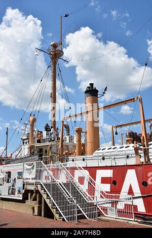 US-Feuerschiff Chesapeake (LV-116) dockte am Inner Harbor in Baltimore, Maryland Stockfoto