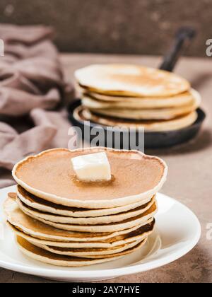 Stapel von hausgemachte Pfannkuchen Stockfoto